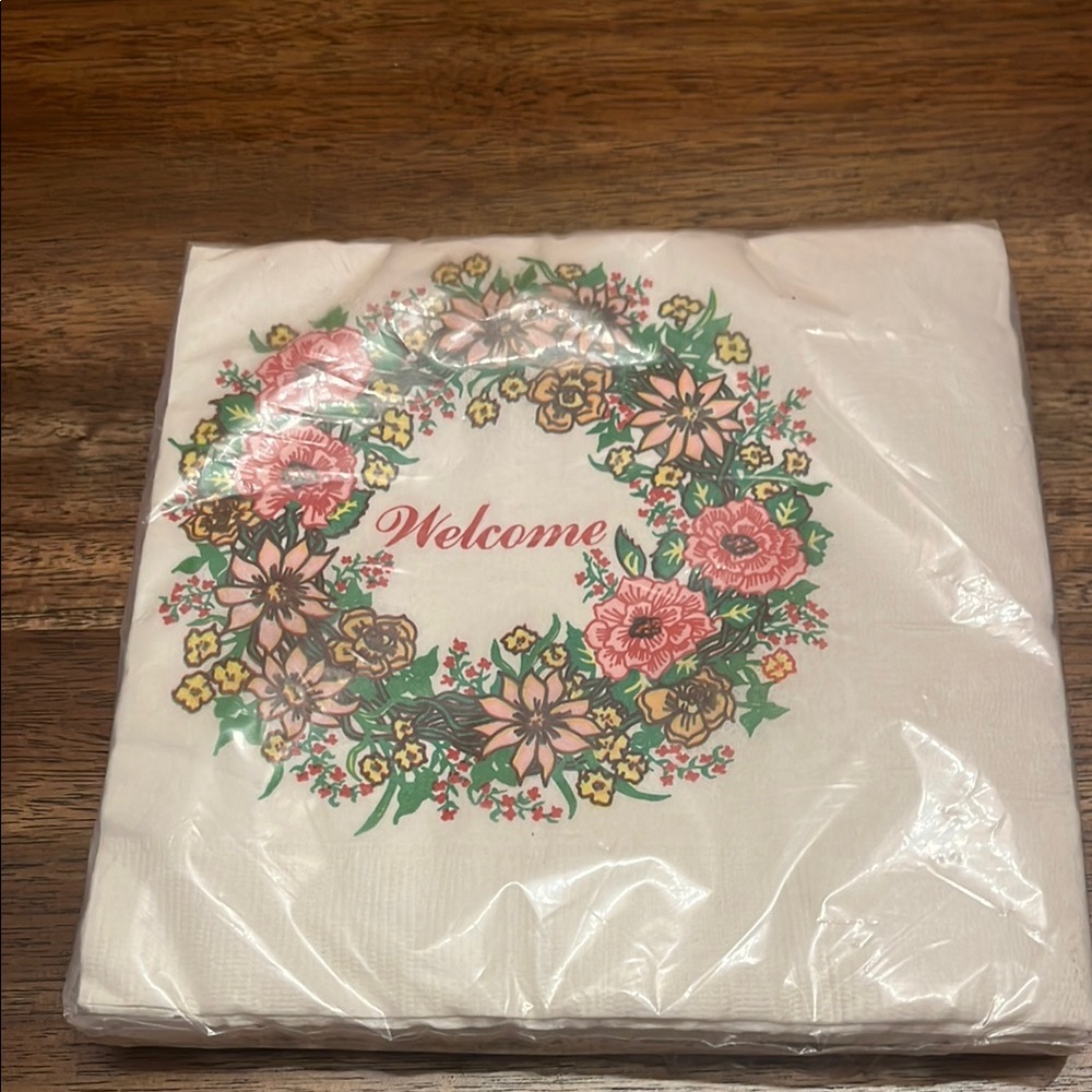Vintage Floral Welcome Napkins. by grqceljne  20